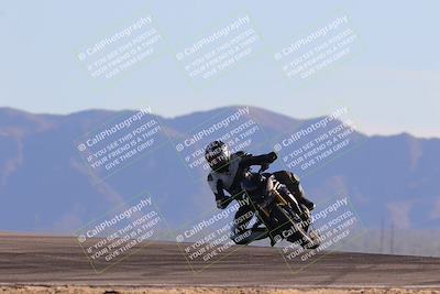 media/Nov-06-2023-Moto Forza (Mon) [[ce023d0744]]/3-Intermediate Group/Session 5 (Turn 9)/